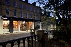 saltaire by night (21).jpg